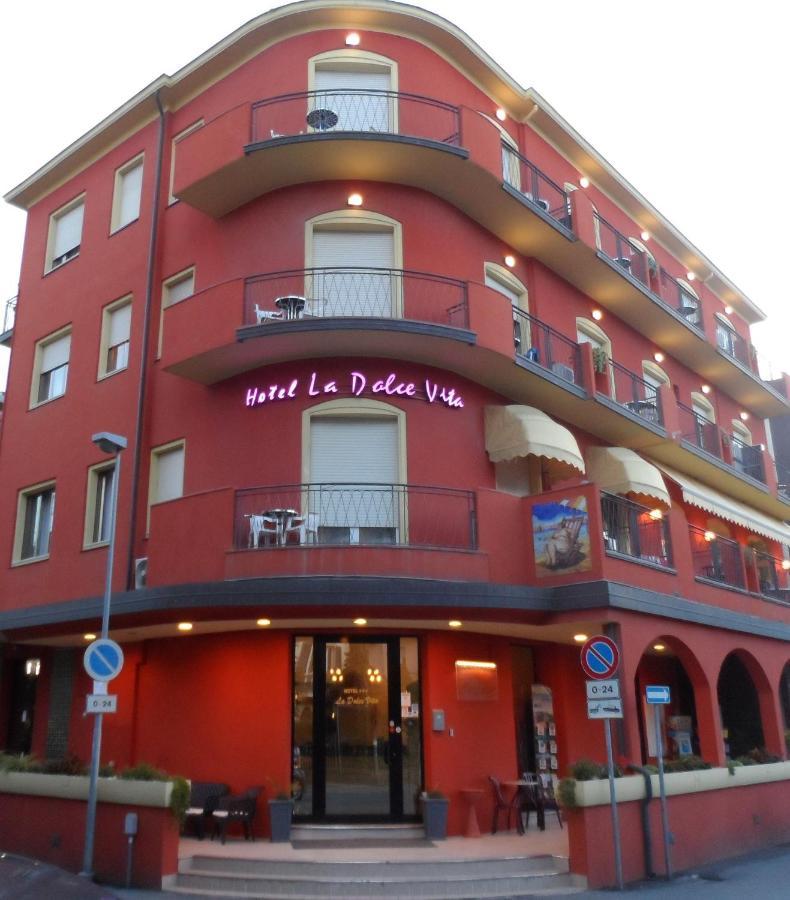 Hotel La Dolce Vita Rimini Buitenkant foto