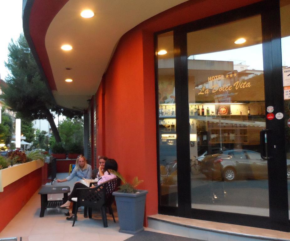 Hotel La Dolce Vita Rimini Buitenkant foto