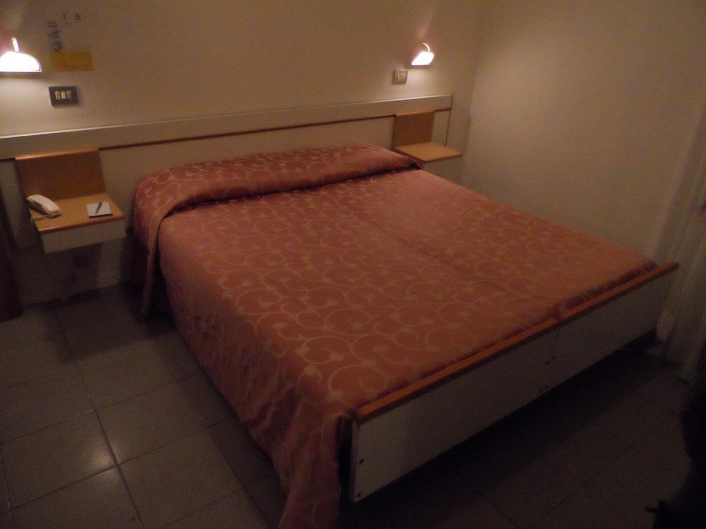 Hotel La Dolce Vita Rimini Buitenkant foto