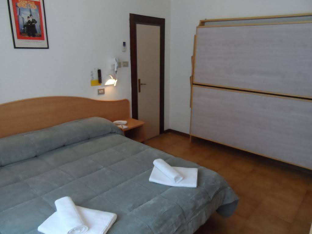 Hotel La Dolce Vita Rimini Buitenkant foto